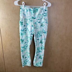 All In Motion Green, White & Blue Print Capri Leggings Size Small